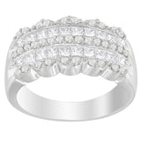Anillo con diamantes redondos y talla princesa de 1 1/7 ct. p.t. en oro blanco de 14K