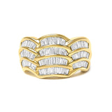 Anillo de banda con diseño de onda con diamantes baguette de 1 1/3 ct. p.t. en oro amarillo de 14K