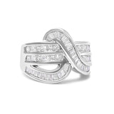 Anillo cruzado de canal con diamantes de 2 ct. p.t. en oro blanco de 14K
