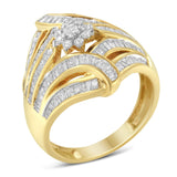 Anillo de cóctel flor y helecho con diamantes de 1 1/8 ct. p.t. en plata de ley con baño flash de oro amarillo de 10K