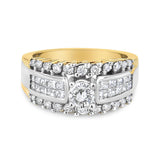 Anillo de banda con diamantes redondos y talla princesa de 1 1/2 ct. p.t. en oro amarillo y blanco de 14K
