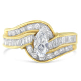 Anillo bypass con diamantes marquesa, baguette y redondos de 1 ct. p.t. en oro de dos tonos de 14K