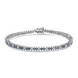 Pulsera con diamantes blancos y azules redondos de 3.70 ct. p.t. en oro blanco de 14K