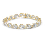 Pulsera de eslabones florales con diamantes redondos y baguette de 5 ct. p.t. en oro amarillo de 10K