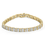 Pulsera tenis alterna de bisel y de garras con diamantes baguette y redondos de 4 ct. p.t. en oro amarillo de 10K