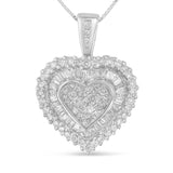 Collar con colgante de corazón con diamantes de 1 ct. p.t. de talla múltiple en oro blanco de 10K