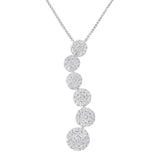 Collar con colgante Journey de racimo con diamantes de 1 ct. p.t. en oro blanco de 14K