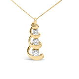 Collar con colgante de remolino y gota de 3 piedras con diamantes de 1/4 ct. p.t. en oro amarillo de 10K