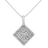 Collar con colgante cuadrado con diamantes de 1/2 ct. p.t. en oro blanco de 10K
