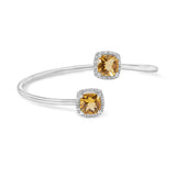 Brazalete rígido cruzado dividido con gema de citrino amarillo talla cojín de 8mm y detalle de diamante en plata de ley