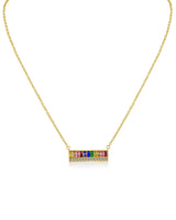 Collar con colgante de barra con zirconias cúbicas baguette arcoíris en latón bañado en oro amarillo