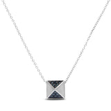 Collar con colgante de pirámide con acabado mate y diamantes azules tratados de 1/4 ct. p.t. en oro blanco de 14K