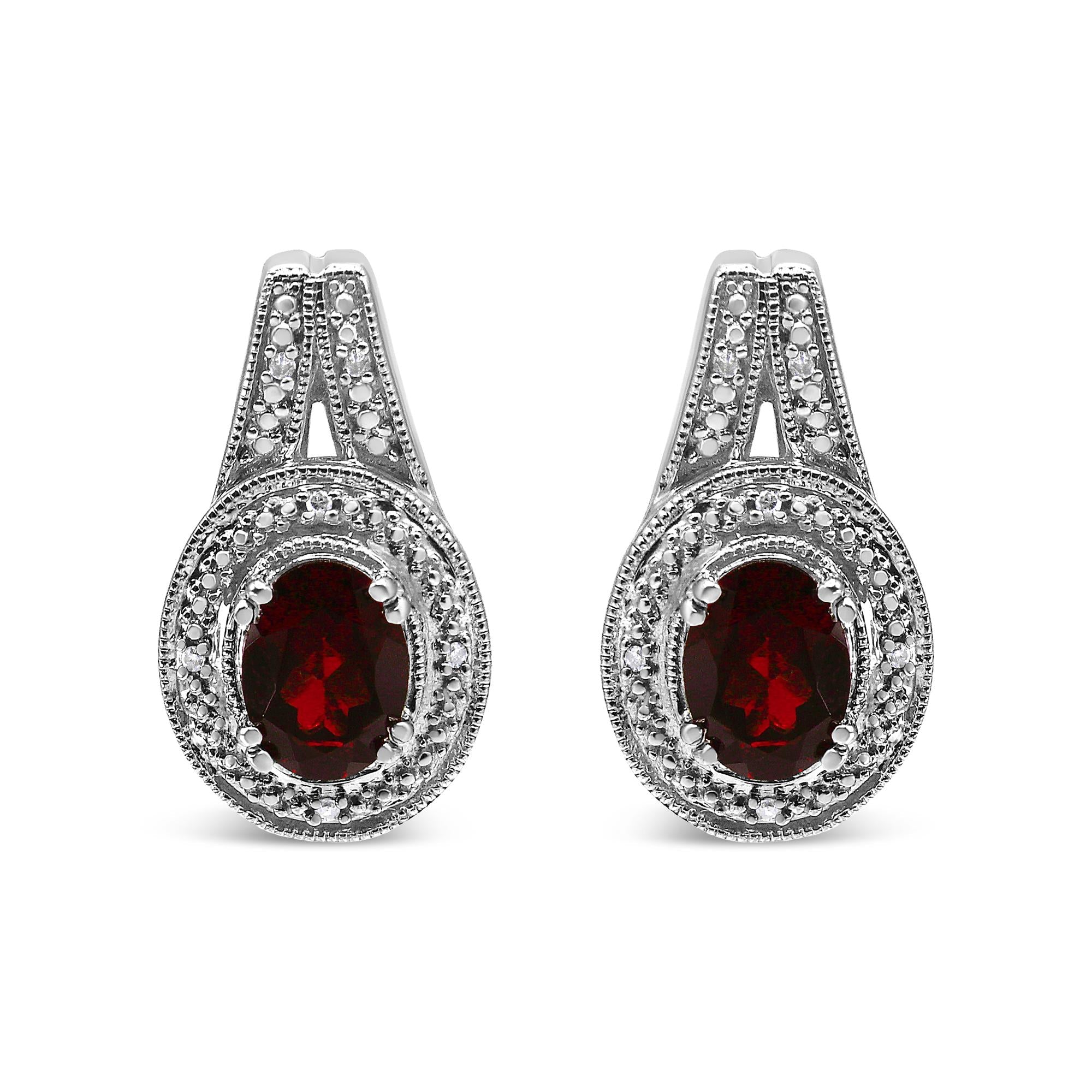 Aretes de botón con detalles de diamante y granate rojo ovalado de 8x6mm en plata de ley, foto 1