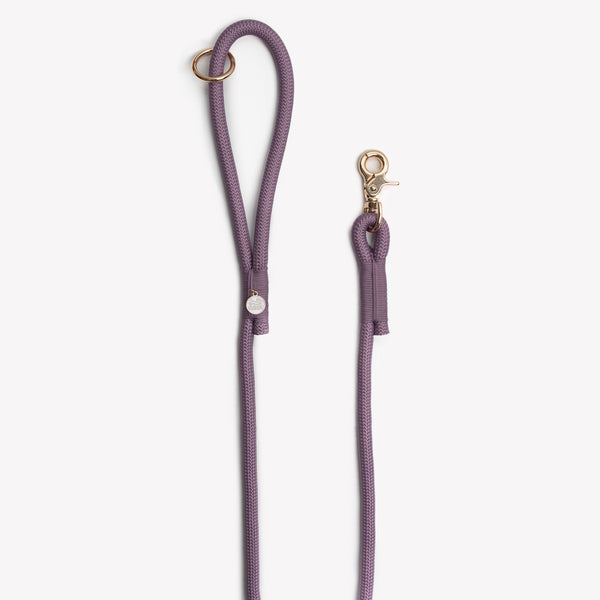 Handle loop and clip of the Lilac braided rope leash