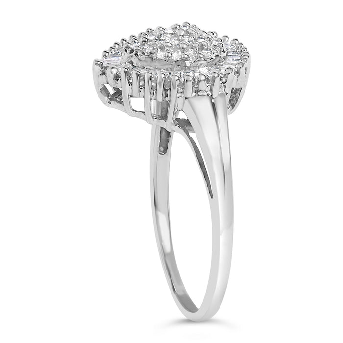 Anillo de cóctel de racimo pavé abovedado en forma de pera con halo y diamantes de 1/2 ct. p.t. en oro blanco de 10K, foto 5