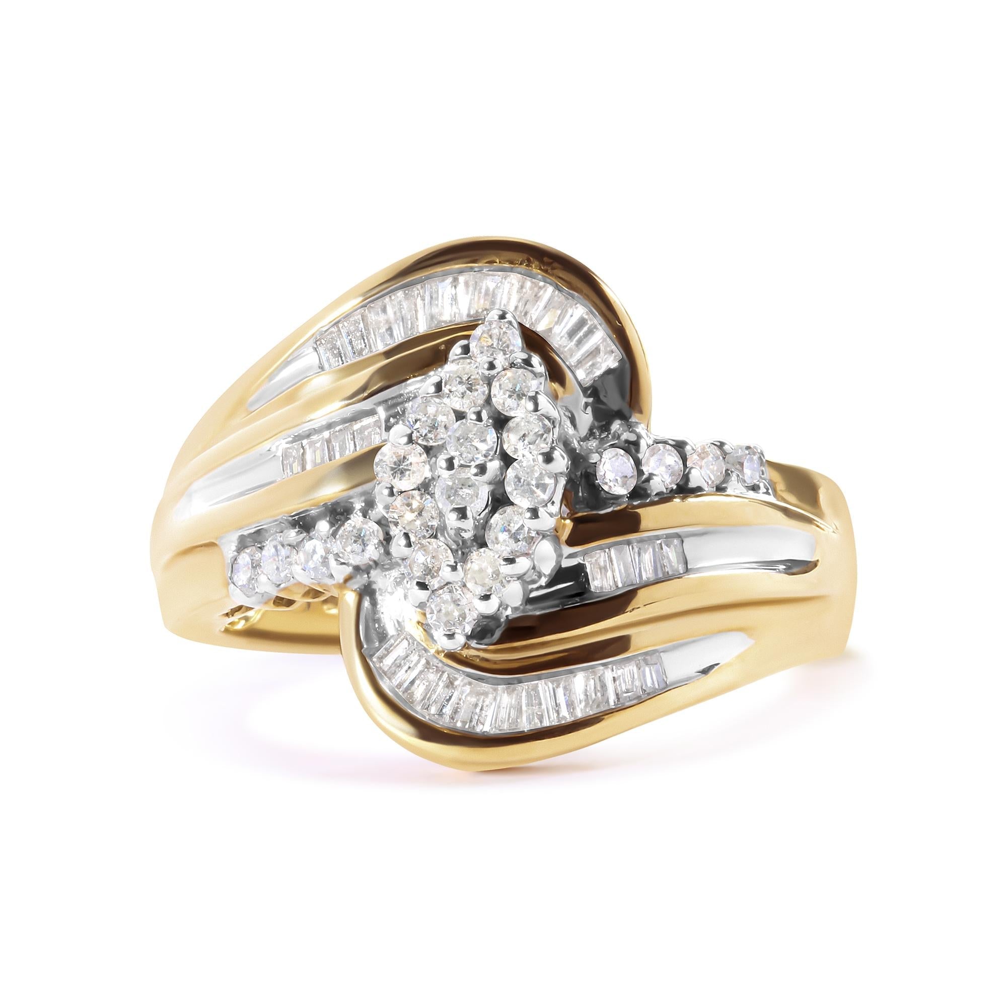 Anillo de racimo de pera y remolino con diamantes de 1/2 ct. p.t. en oro amarillo de 10K, foto 1