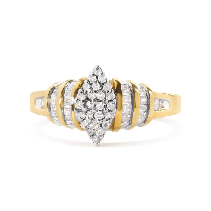 Anillo con cabeza de pera y brazo de varias hileras de canal con diamantes de 1/2 ct. p.t. en oro amarillo de 10K, foto 5