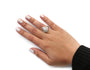 Anillo de racimo con diamantes redondos y talla baguette de 3/4 ct. p.t. en oro blanco de 14K, foto 3