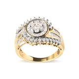 Anillo de banda en remolino de racimo con diamantes redondos y baguette de 1 ct. p.t. en oro amarillo de 10K