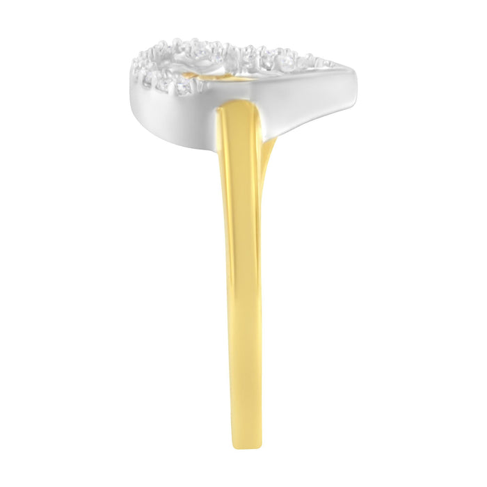 Anillo de racimo en forma de corazón con diamantes de 1/6 ct. p.t. en oro de dos tonos de 10K, foto 6