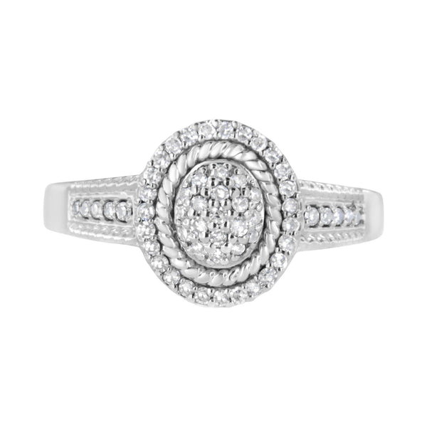Anillo de cóctel de halo trenzado pavé con diamantes redondos de 1/3 ct. p.t. en plata de ley, foto 1