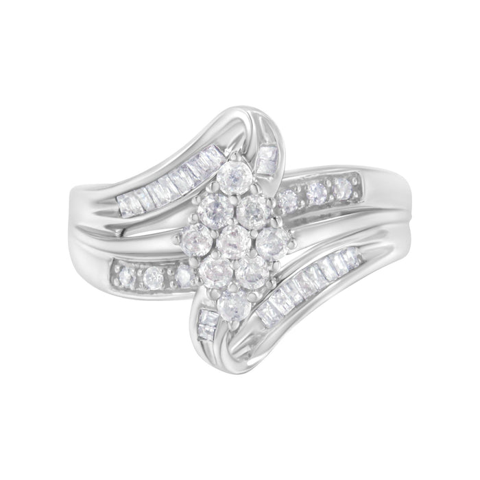 Anillo de racimo con diamantes de 1/2 ct. p.t. en oro blanco de 10K, foto 1