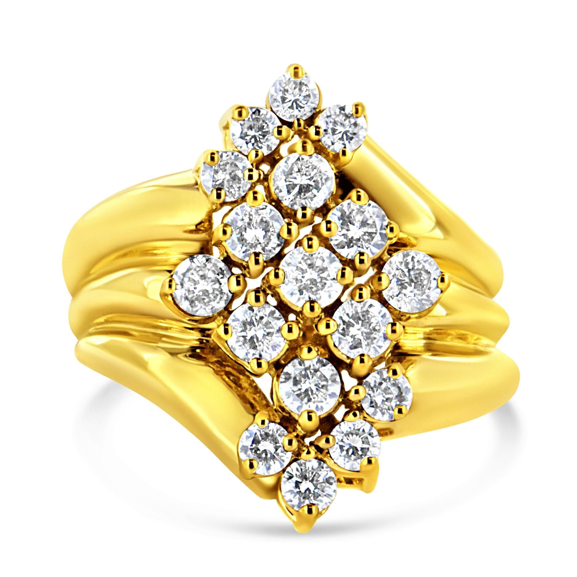 Anillo de cóctel con diamantes de 1 1/2 ct. p.t. en plata de ley bañada en oro amarillo de 10K, foto 1
