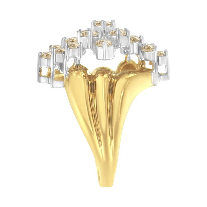 Anillo de cóctel con diamantes de 1 1/2 ct. p.t. en plata de ley bañada en oro amarillo de 10K, foto 2