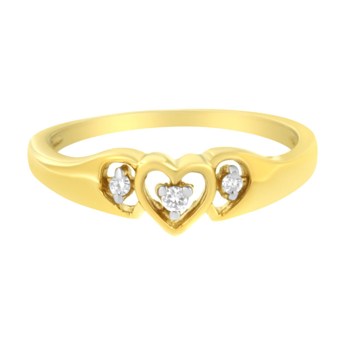 Anillo de triple corazón con diamantes de 1/20 ct. p.t. en oro amarillo de 10K, foto 1
