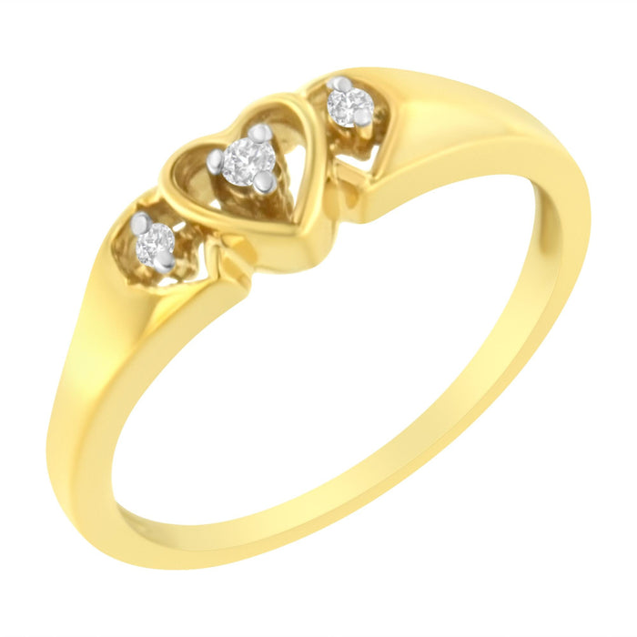 Anillo de triple corazón con diamantes de 1/20 ct. p.t. en oro amarillo de 10K, foto 4