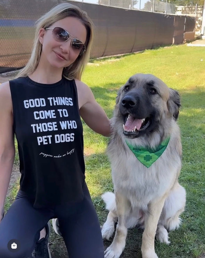 Good Things Come to Those Who Pet Dogs Sleeveless Tank