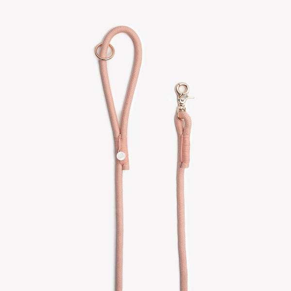 Mango y mosquetón de la correa de cuerda trenzada, rosa empolvado
