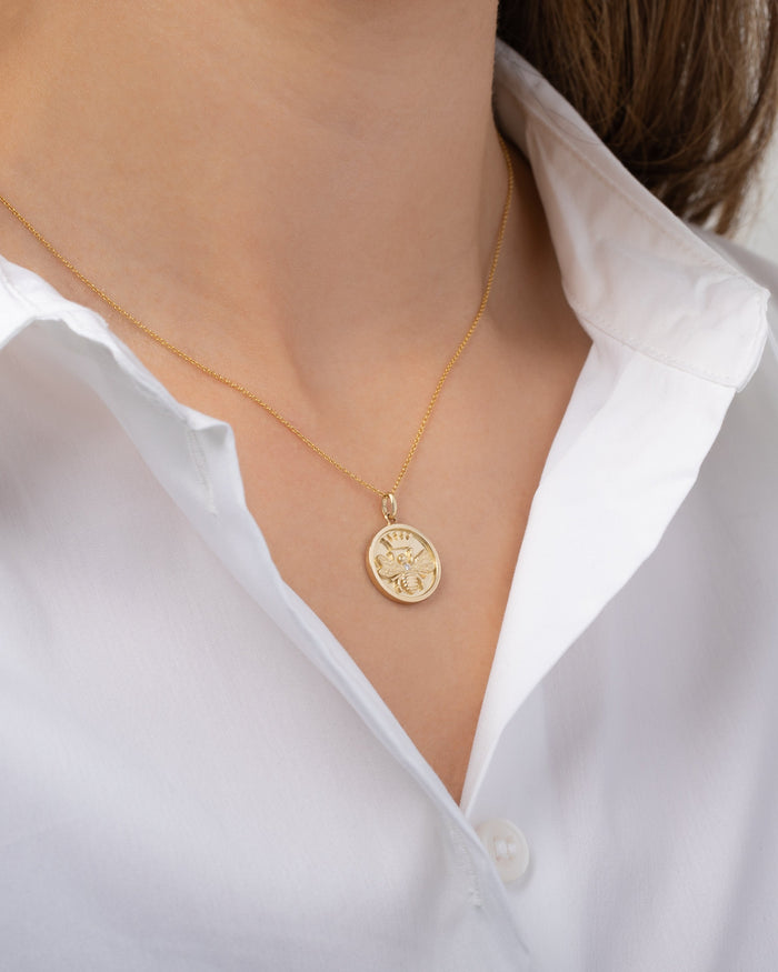 14K Gold Diamond Queen Bee Medallion Pendant, photo 3