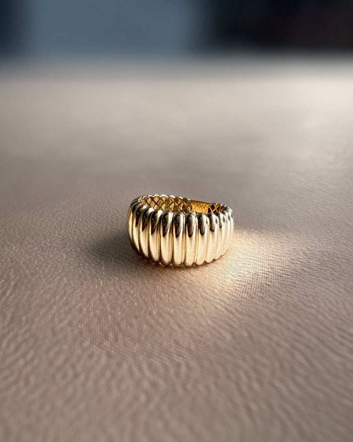 14K Gold Ribbed Ring, photo 3