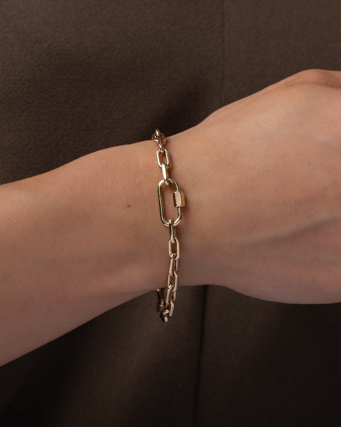 Pulsera de eslabones abiertos grandes con mosquetón en oro de 14K, foto 2