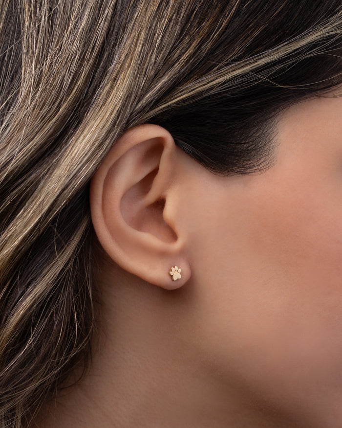 Arete de botón diminuto de huella en oro de 14K, foto 2