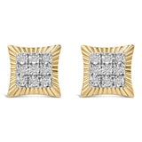 Aretes de botón de halo texturizado con diamantes de 1/4 ct. p.t. en plata de ley bañada en oro amarillo de 10K