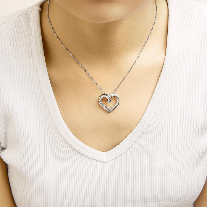 Collar con colgante de corazón calado con diamantes de 1/2 ct. p.t. en plata de ley bañada en oro rosa de 14K, foto 3