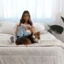 Piecera impermeable PupProtector, blanco con detalles marrones, foto 6