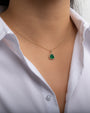 Dije de esmeralda y diamantes de forma libre en oro de 14K, foto 3