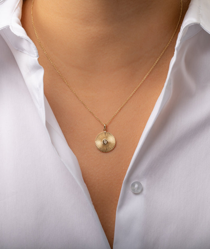 Collar de disco Fluted con diamante en bisel en oro de 14K, foto 2