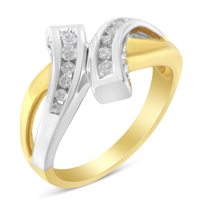 Anillo bypass de canal con diamantes de 1/4 ct. p.t. en oro de dos tonos de 10K, foto 4