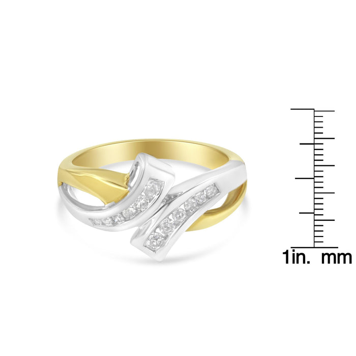 Anillo bypass de canal con diamantes de 1/4 ct. p.t. en oro de dos tonos de 10K, foto 6