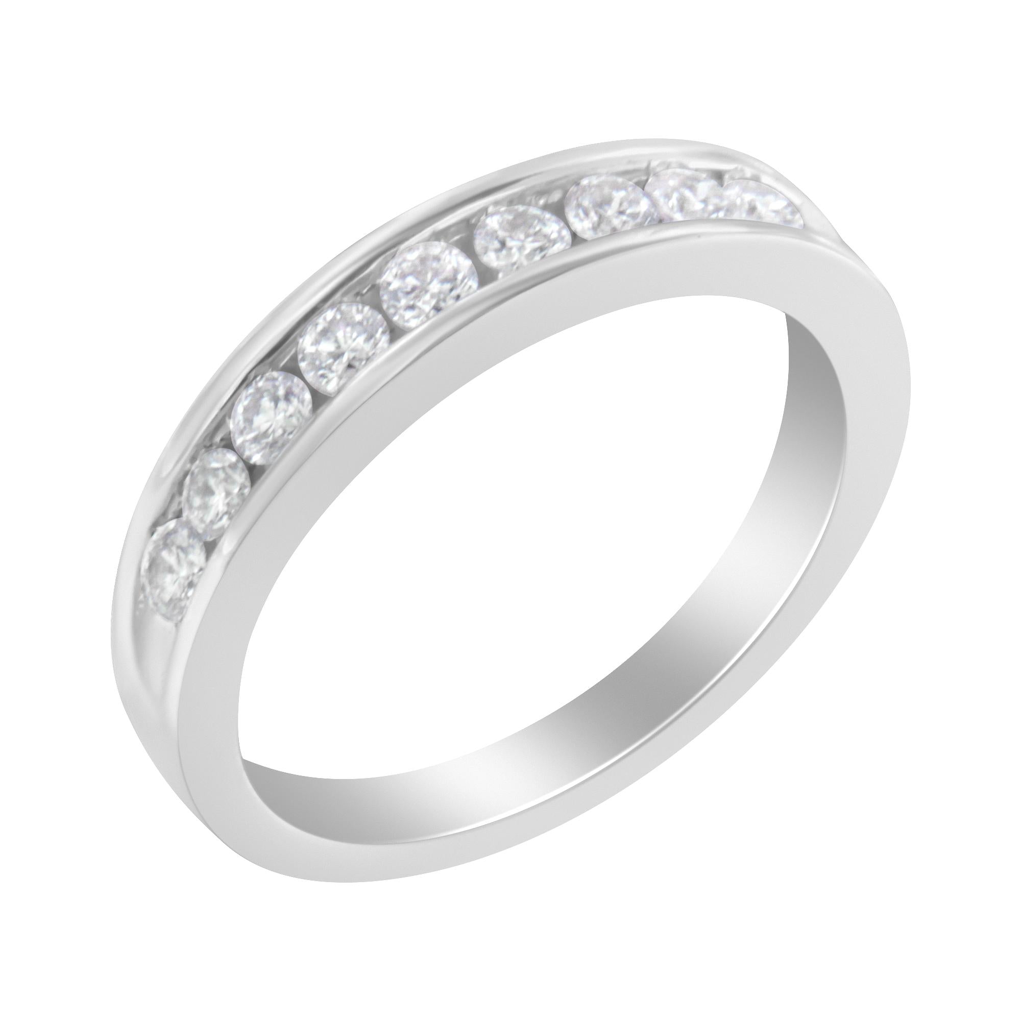 Anillo con diamantes talla redonda de 1/2 ct. p.t. en oro blanco de 18K, foto 1