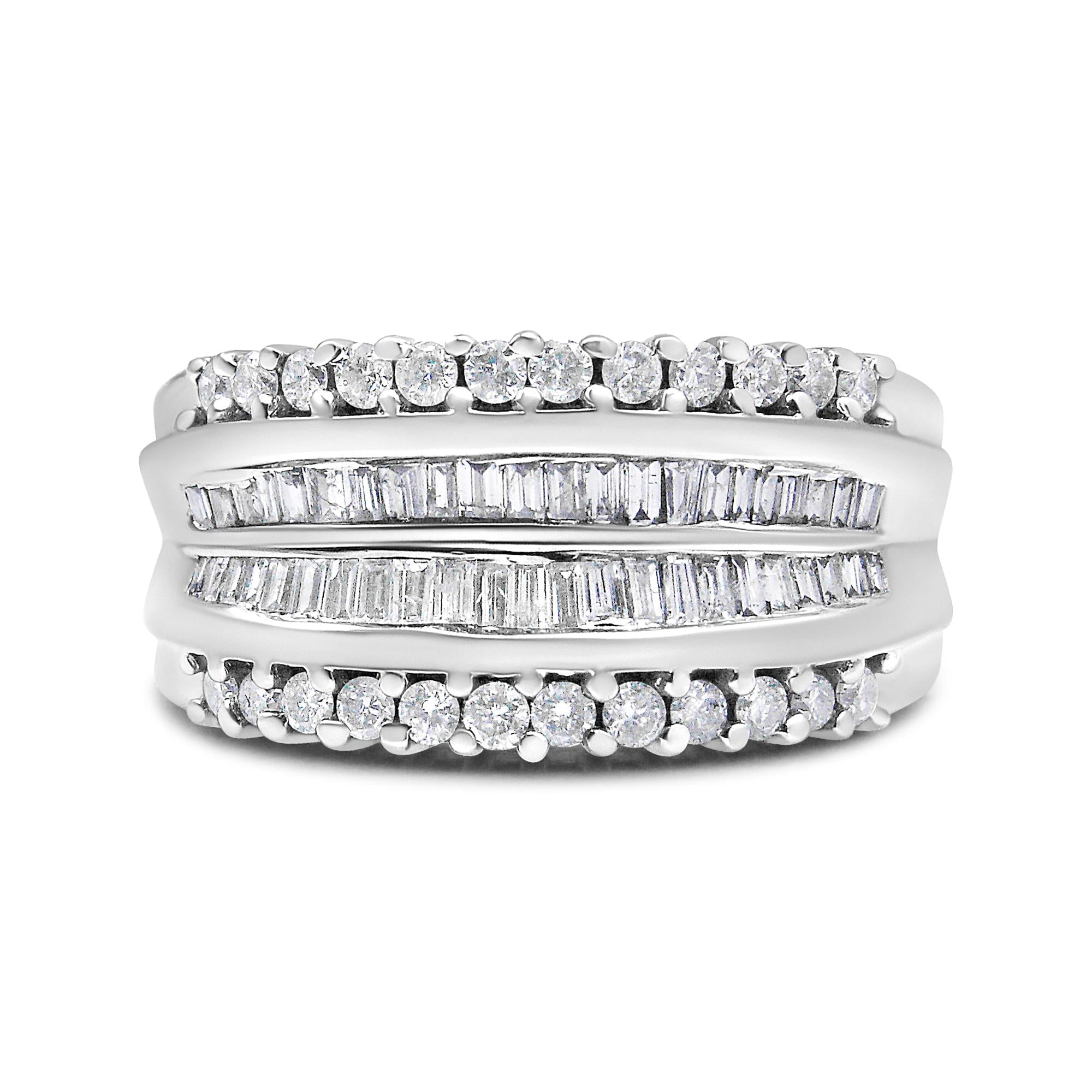 Anillo de banda moderno con diamantes redondos y talla baguette de 1 ct. p.t. en oro blanco de 14K, foto 1