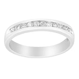 Anillo de boda clásico de 11 piedras con engaste de canal y diamantes redondos de 1/4 ct. p.t. en oro blanco de 18K
