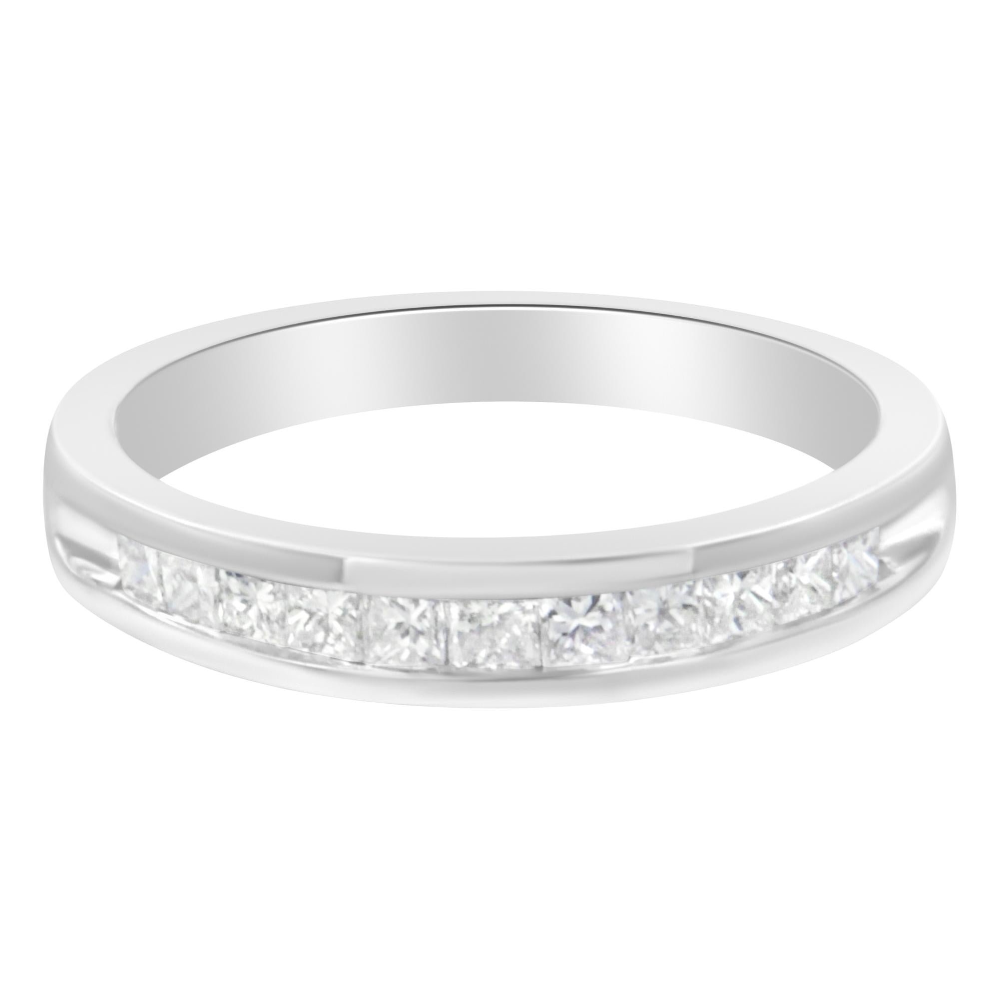 Anillo de boda estilo media eternidad de canal con diamantes de 1/2 ct. p.t. certificados IGI en oro blanco de 18K, color H-I, claridad SI2-I1, foto 1