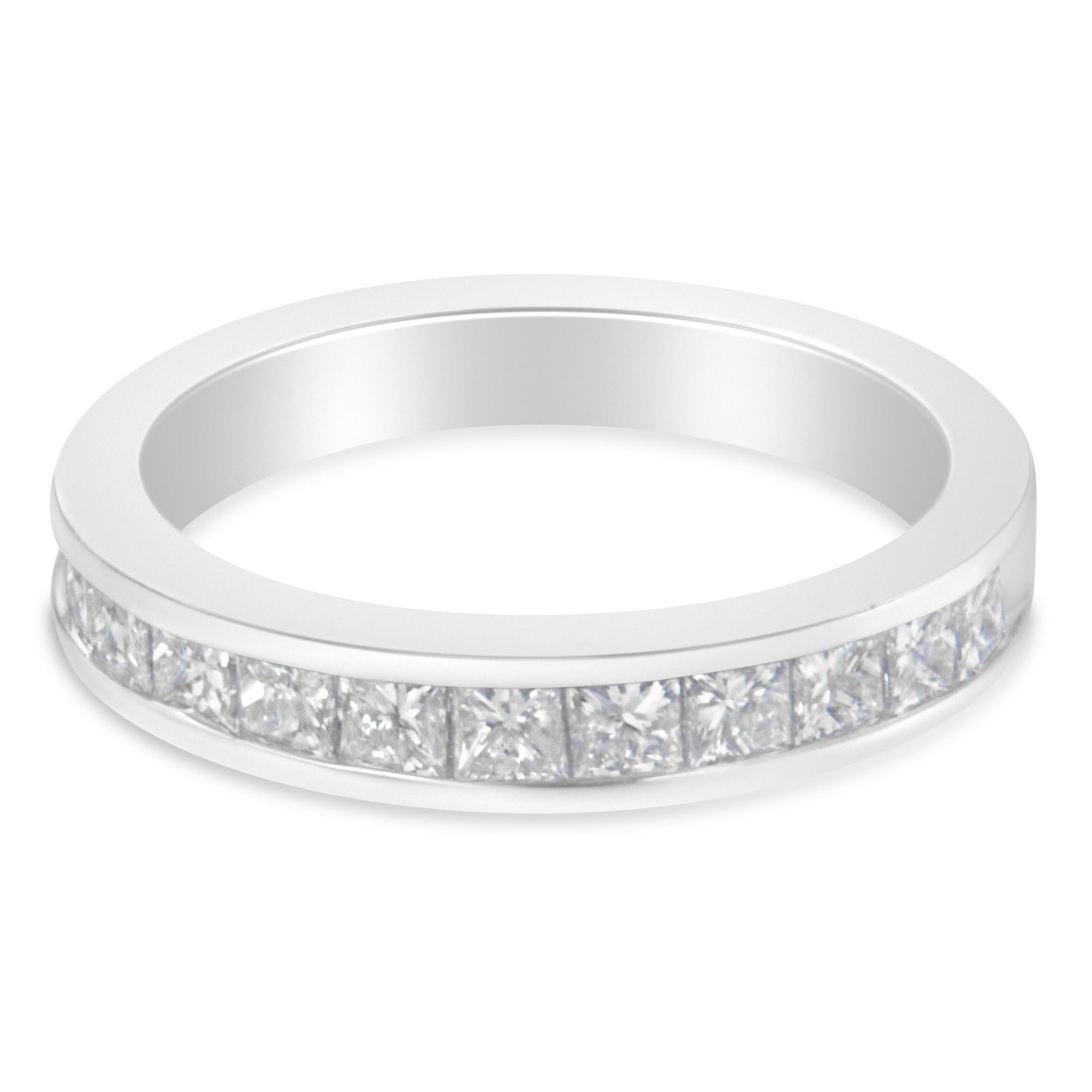 Anillo de banda con diamantes talla princesa de 1 ct. p.t. en oro blanco de 18K, color G-H, claridad SI1-SI2, foto 1