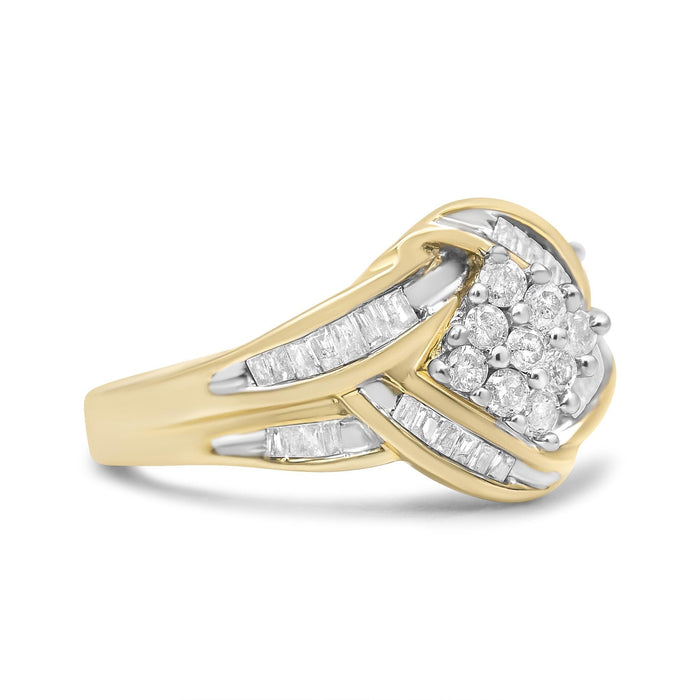 Anillo de racimo y remolino con diamantes de 3/4 ct. p.t. en oro amarillo y blanco de 10K, foto 2