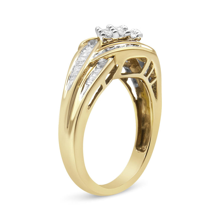 Anillo de racimo y remolino con diamantes de 3/4 ct. p.t. en oro amarillo y blanco de 10K, foto 4